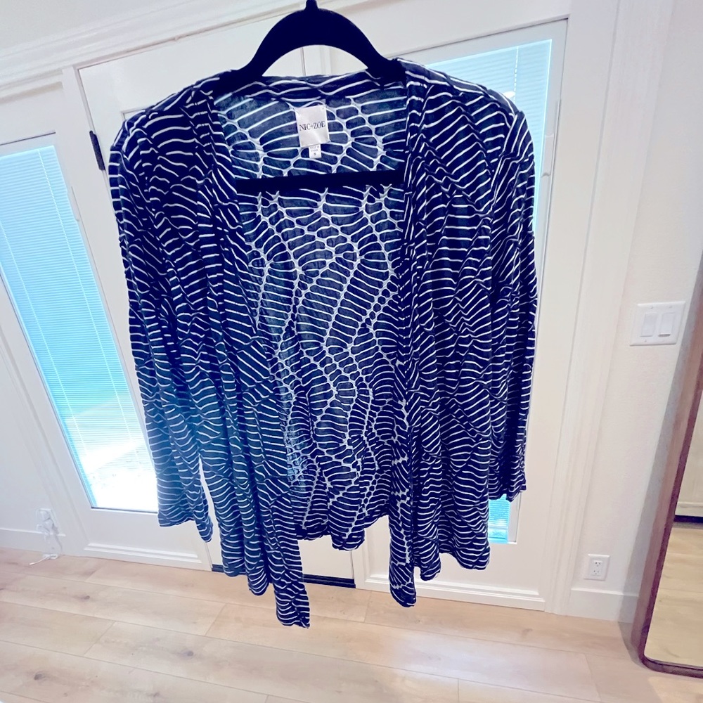 NIC+ZOE Cardigan. Small Navy Blue/White.